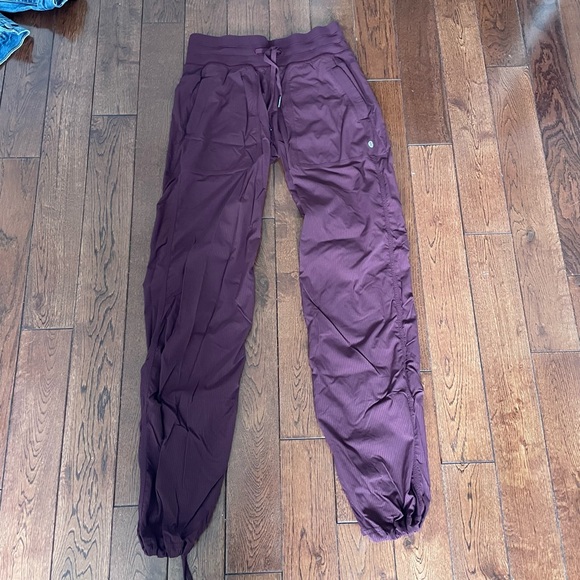 Plum coloured dance studio pant - Picture 2 of 3